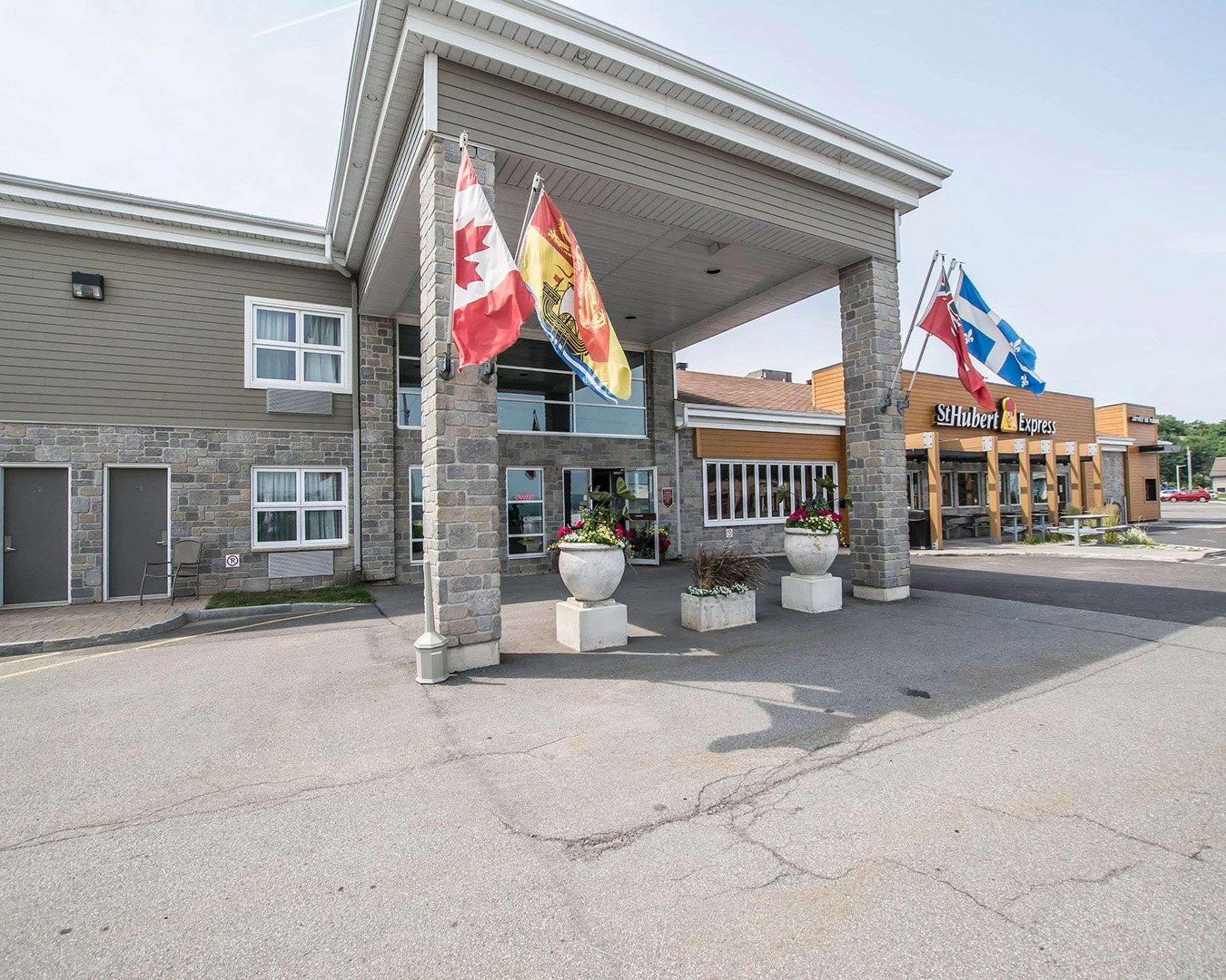 Econo Lodge Inn & Suites Montmagny Exterior foto