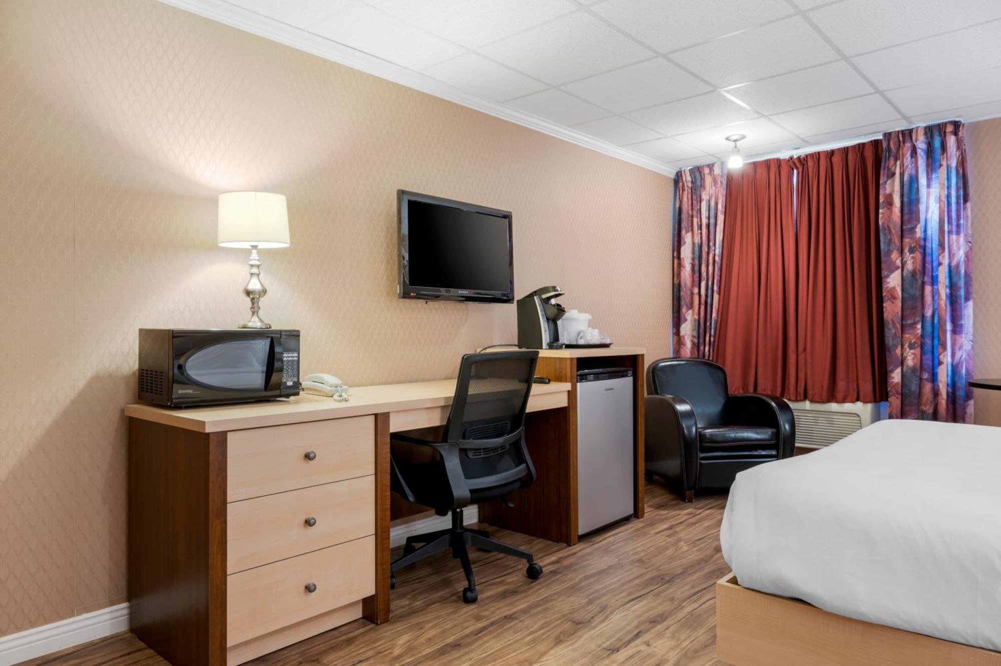 Econo Lodge Inn & Suites Montmagny Exterior foto