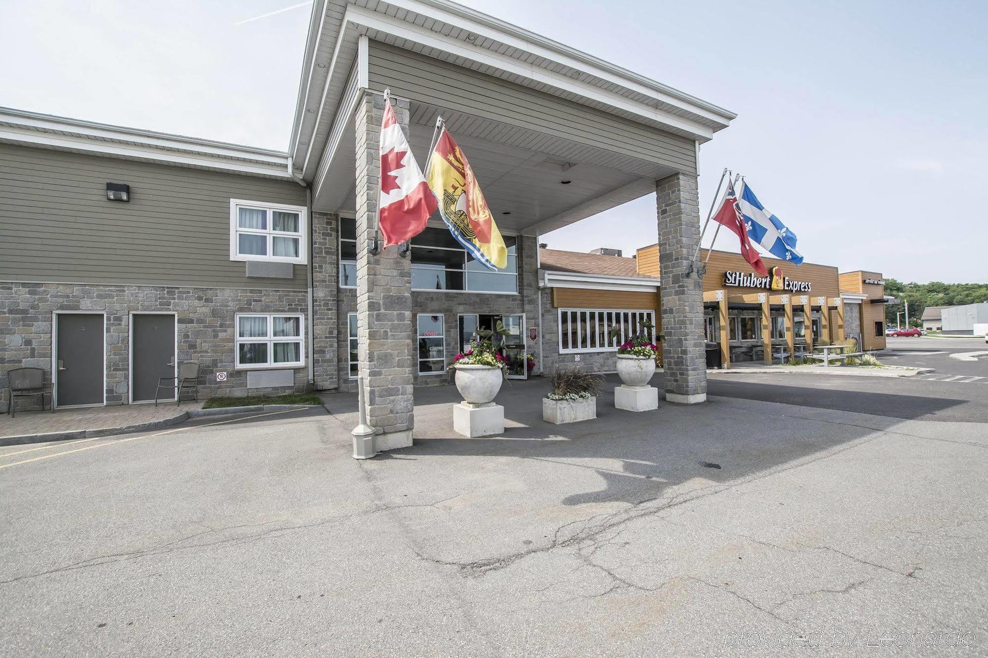 Econo Lodge Inn & Suites Montmagny Exterior foto