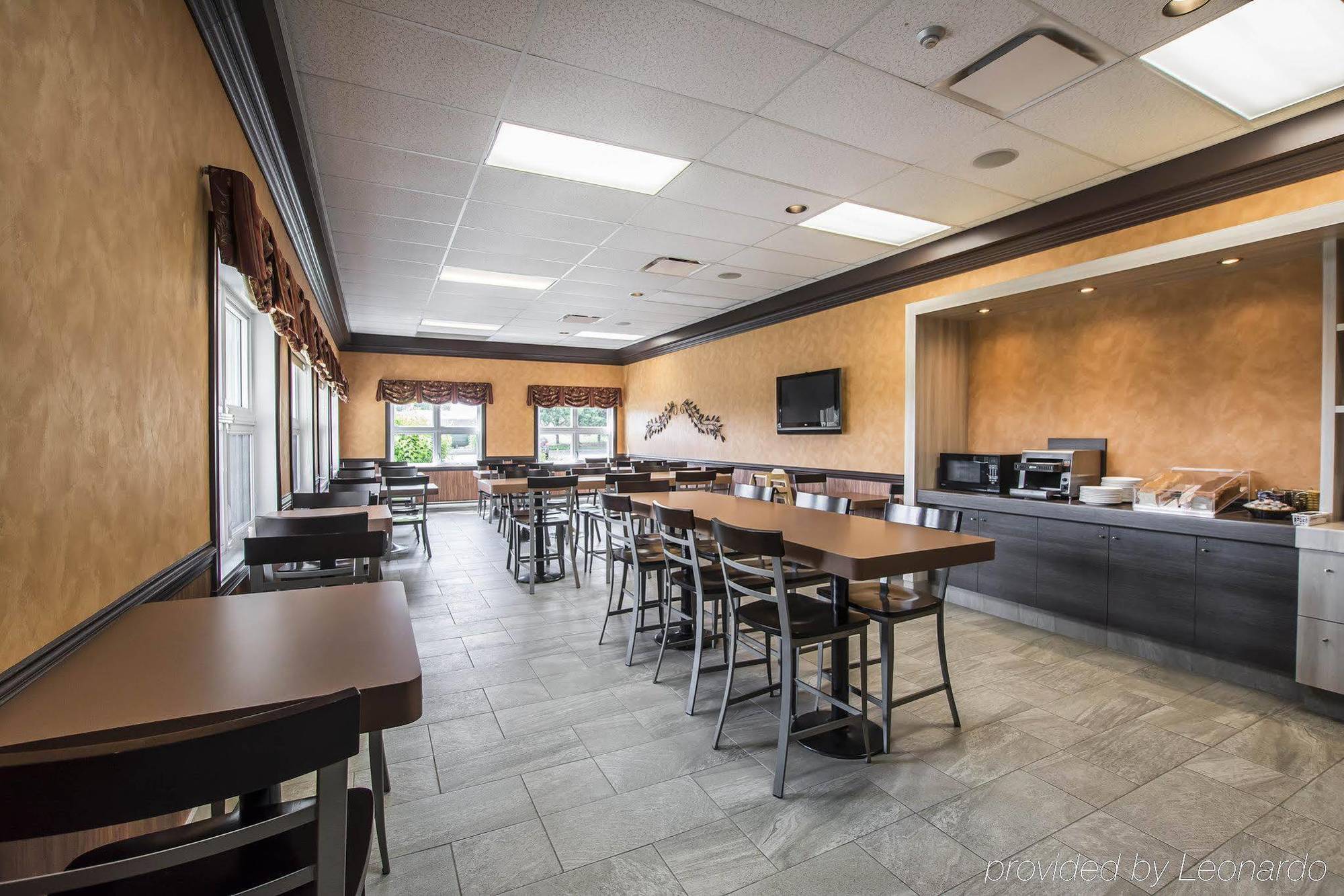 Econo Lodge Inn & Suites Montmagny Exterior foto