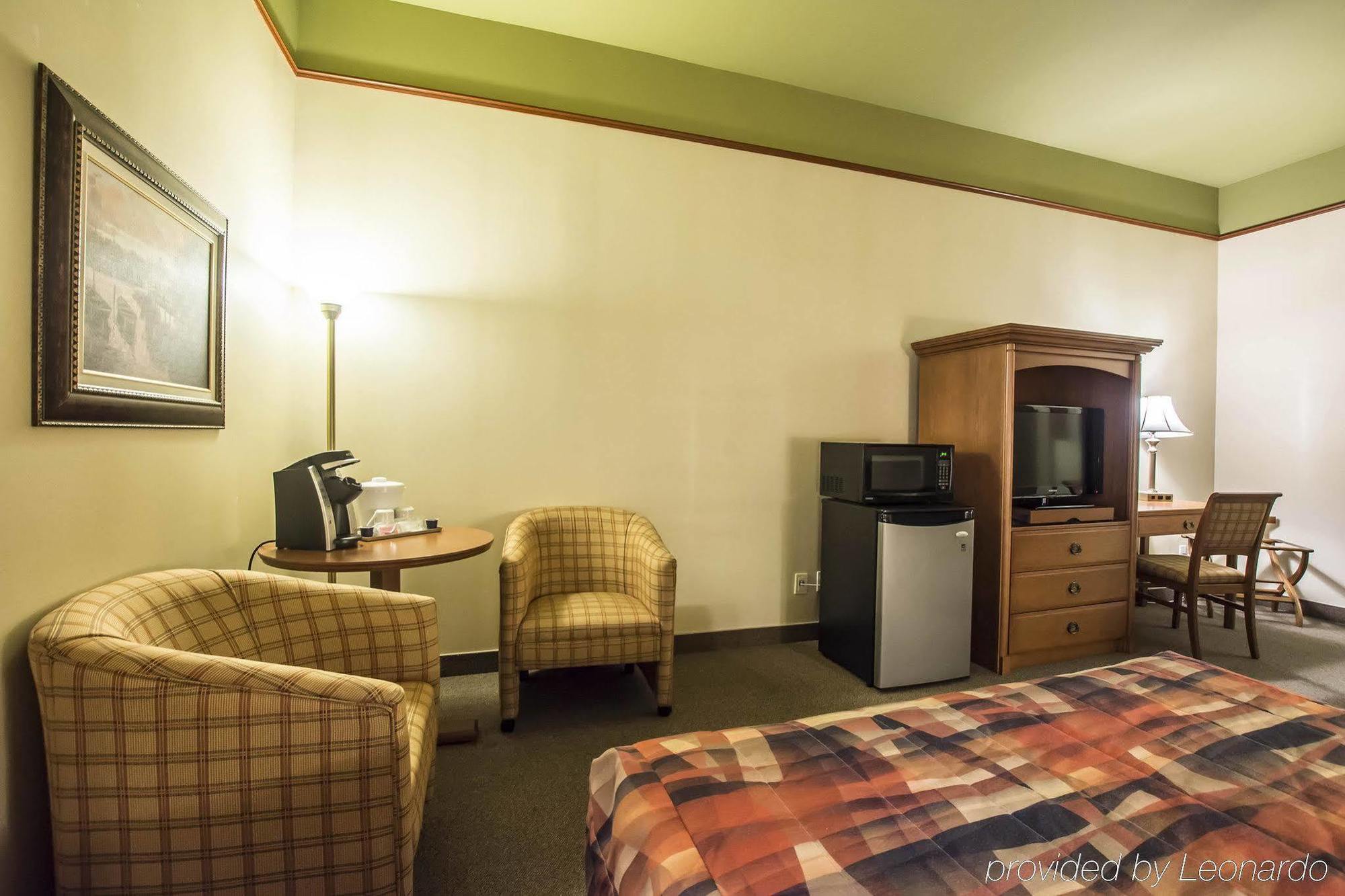 Econo Lodge Inn & Suites Montmagny Exterior foto