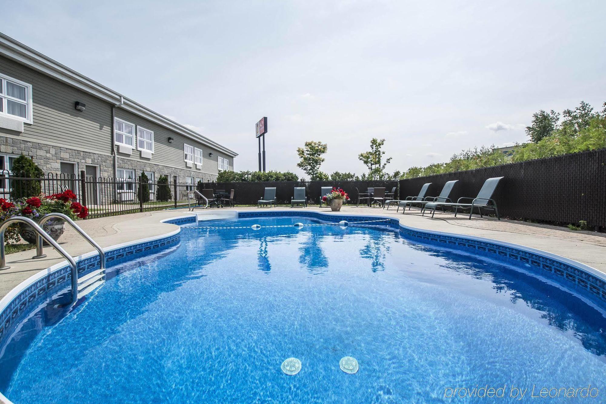 Econo Lodge Inn & Suites Montmagny Exterior foto